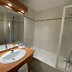 Kyriad Nantes Sud - Aeroport 3* 부아케