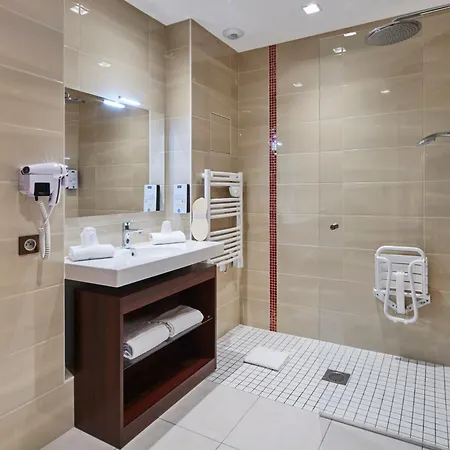 Kyriad Nantes Sud - Aeroport Hotel