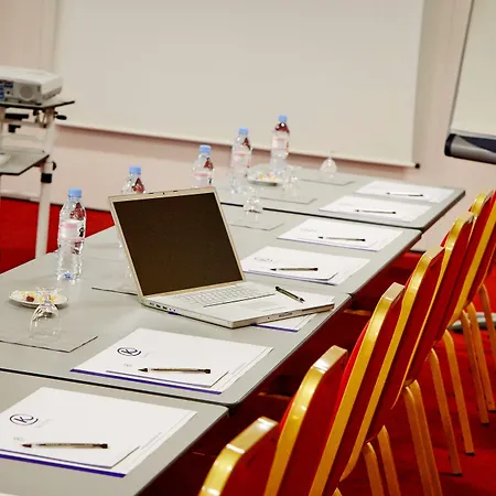 Kyriad Nantes Sud - Aeroport 3* Bouaye