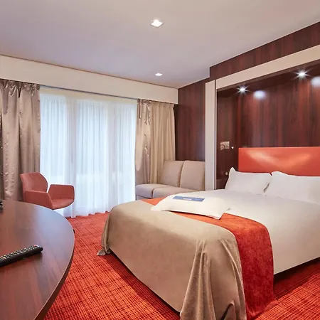 Kyriad Nantes Sud - Aeroport 3*