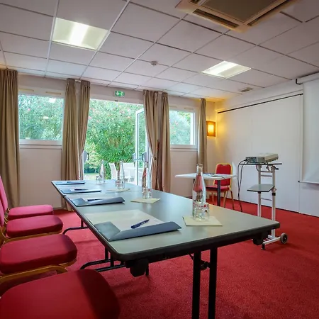 Kyriad Nantes Sud - Aeroport 3*