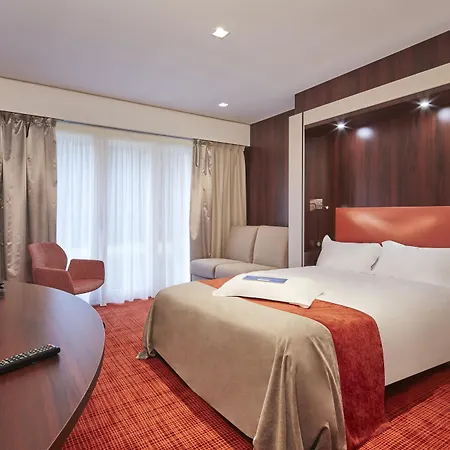 Kyriad Nantes Sud - Aeroport فندق