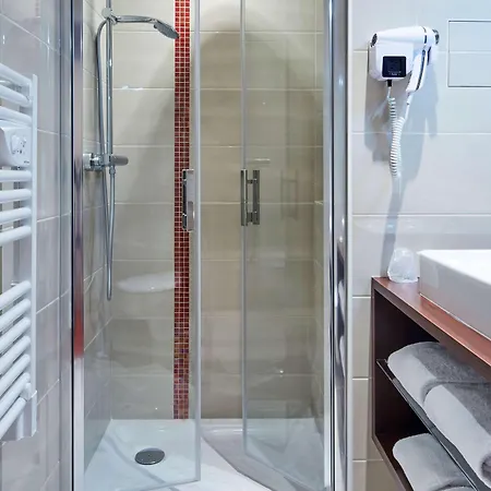 Kyriad Nantes Sud - Aeroport