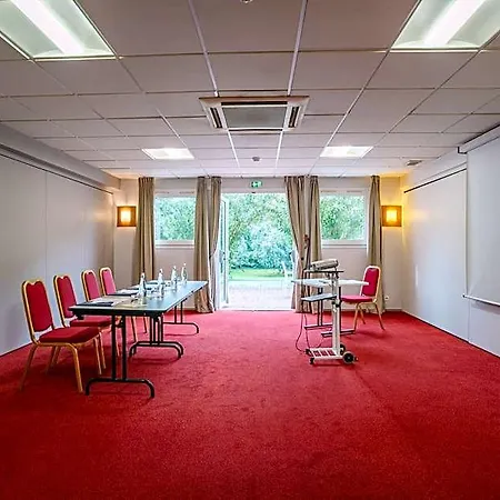 Hotel Kyriad Nantes Sud - Aéroport 3*