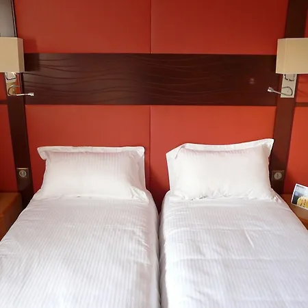 Kyriad Nantes Sud - Aéroport Hotel 3*
