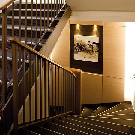 Kyriad Nantes Sud - Aeroport Hotel 3*