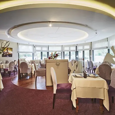 Kyriad Nantes Sud - Aeroport Hotel 3*