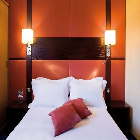 Kyriad Nantes Sud - Aeroport Hotell 3*