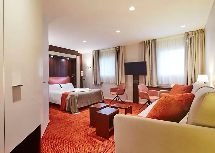 Kyriad Nantes Sud - Aéroport Hotel 3*