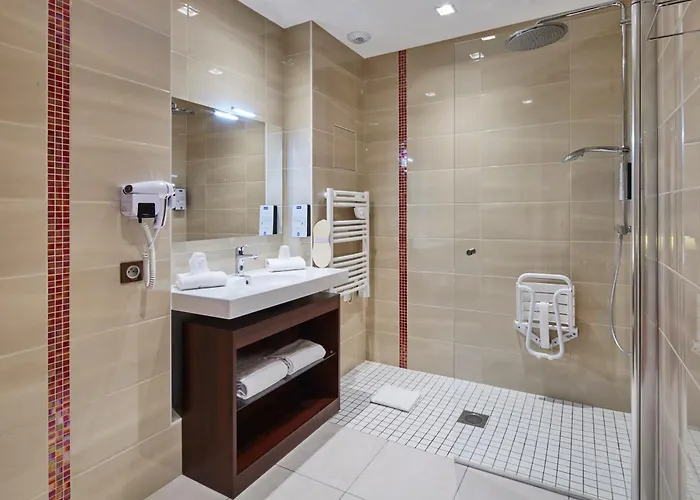 Kyriad Nantes Sud - Aeroport Hotel