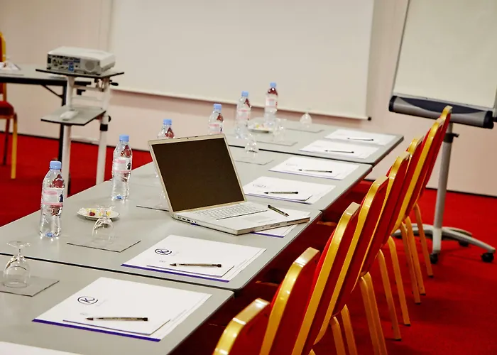 Kyriad Nantes Sud - Aéroport 3* Bouaye