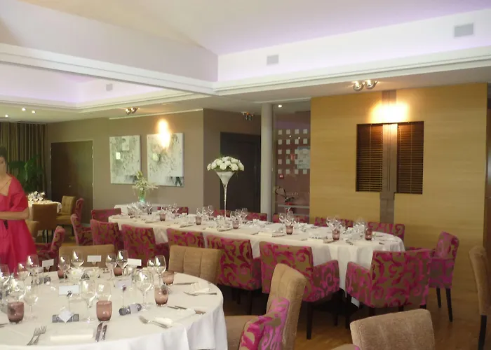 Kyriad Nantes Sud - Aeroport Hotel Bouaye