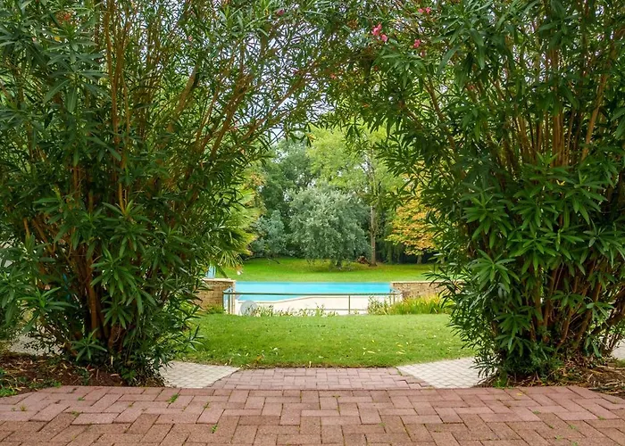 Kyriad Nantes Sud - Aéroport Hotel 3*