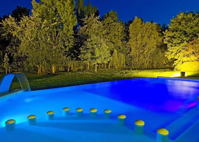 Kyriad Nantes Sud - Aéroport 3*